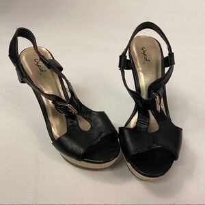 QUPID Black Platform Wedge Open Toe Sandals
